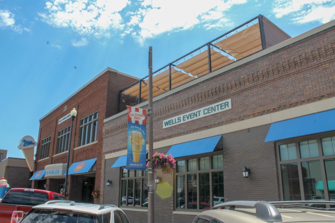 Wells Visitor Center & Ice Cream Parlor, Le Mars, Iowa