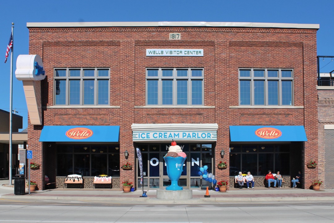 Wells Visitor Center & Ice Cream Parlor, Le Mars, Iowa